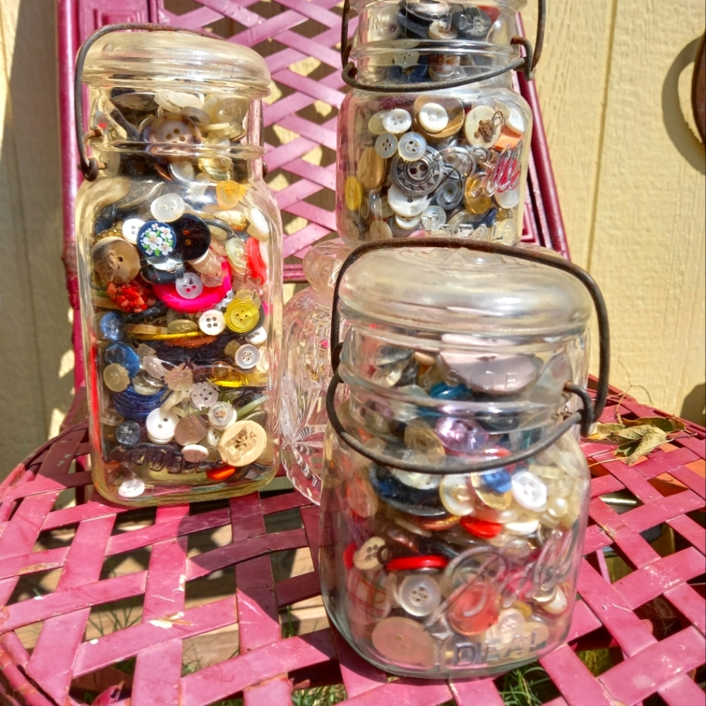 Vintage and Antique mixed buttons